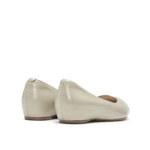 Pleated Leather Point Toe Shoes